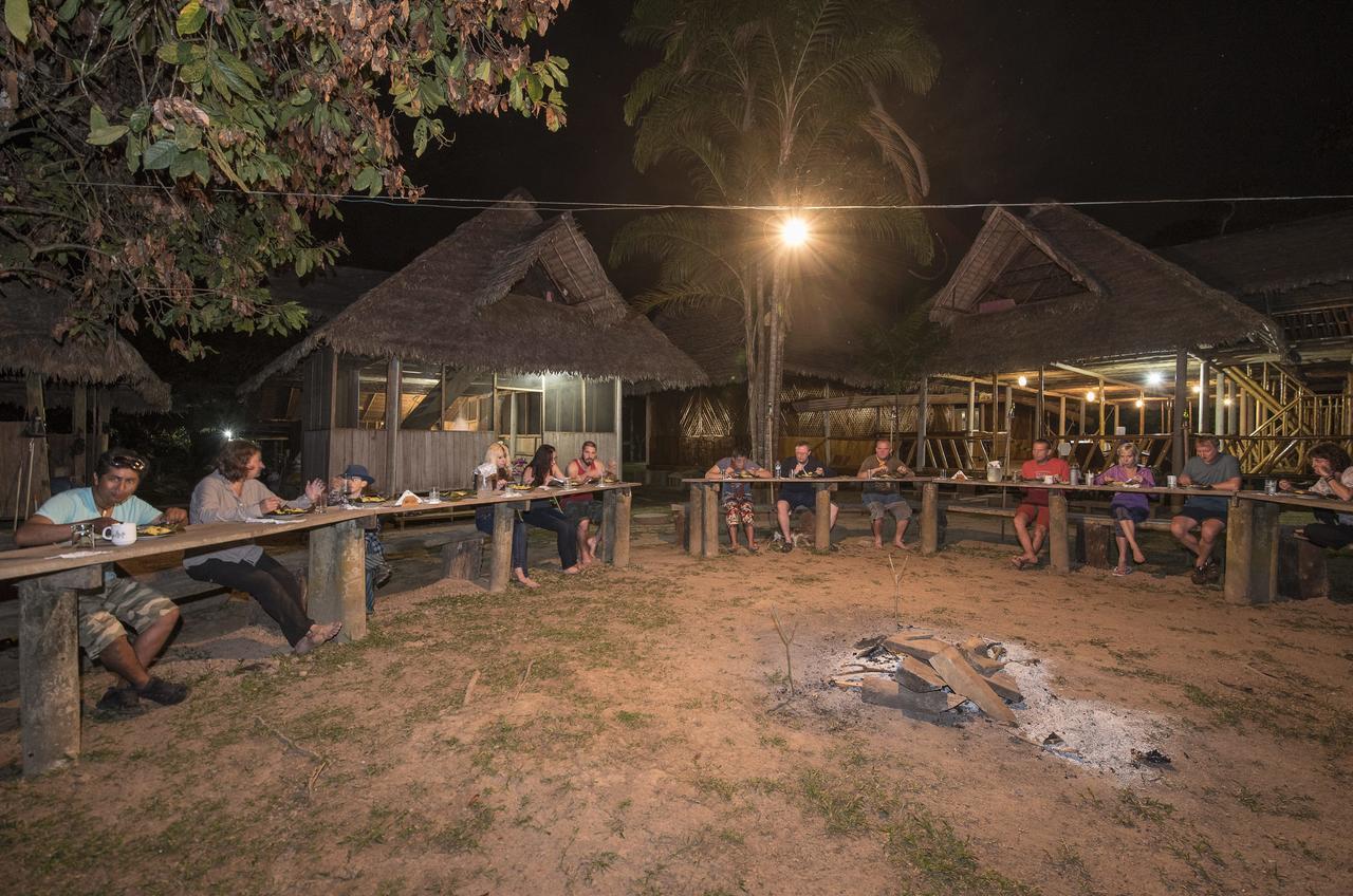Tres Chimbadas Lake Lodge Tambopata 외부 사진